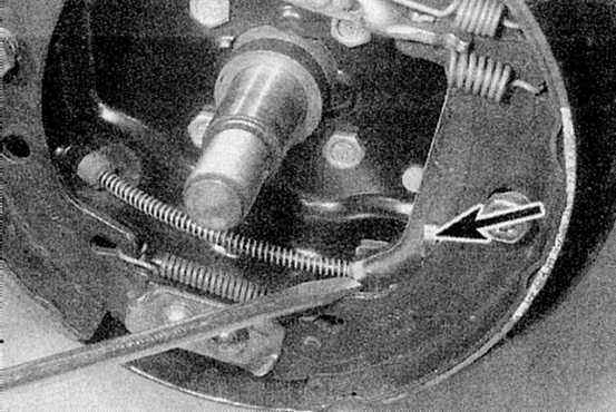 Устройство, обслуживание, ремонт Renault Megane, Scenic c 1996 г. -Снятие, осмотр и установка баpaбанов задних тормозных механизмов
