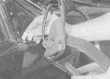 Устройство, обслуживание, ремонт Citroen Xantia (с 1993 г.) -Снятие и установка дверных зеркал заднего вида и сопутствующих компонентов
